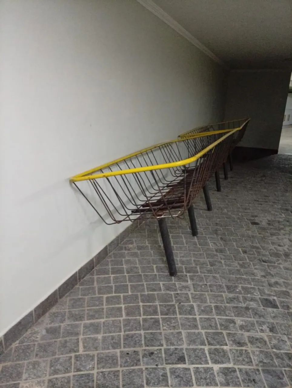 Lixeira de rua grande