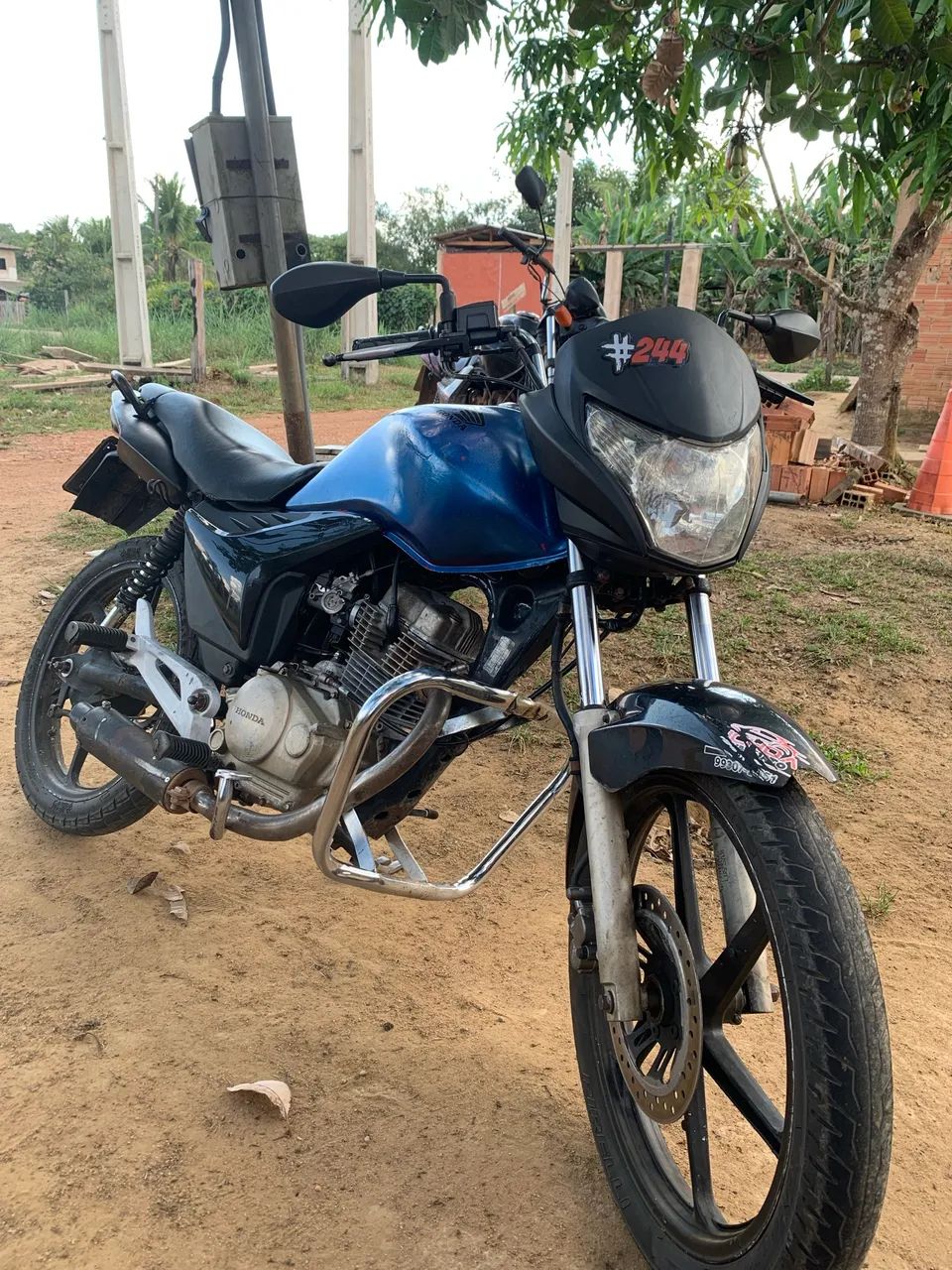 Titan 150