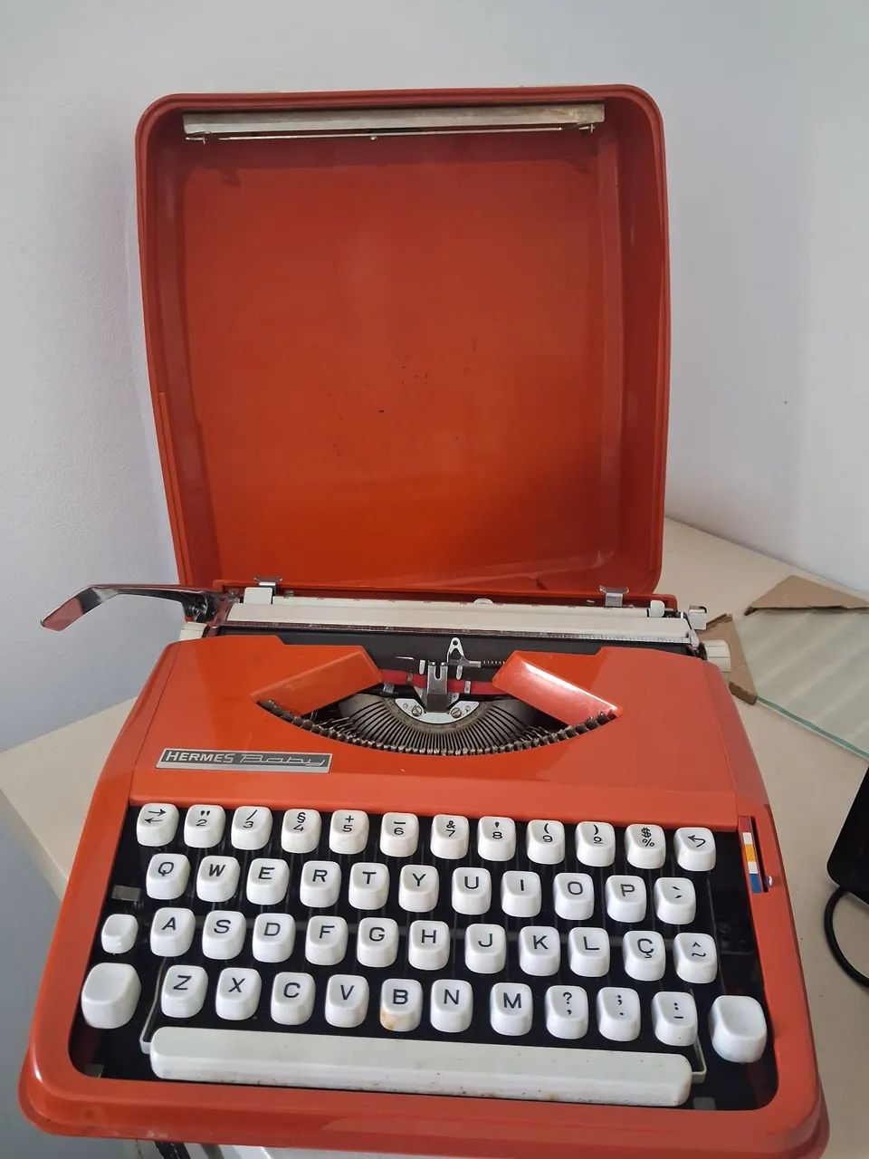 Máquina de escrever antiga  - Foto 4