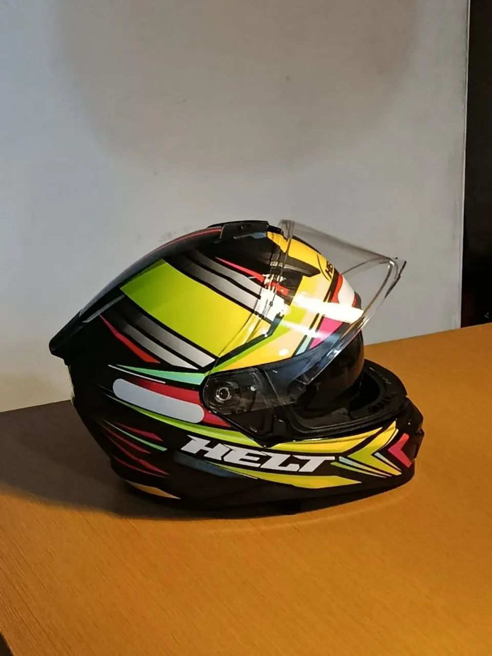Capacete helt tamanho 62 valor 400 reais 