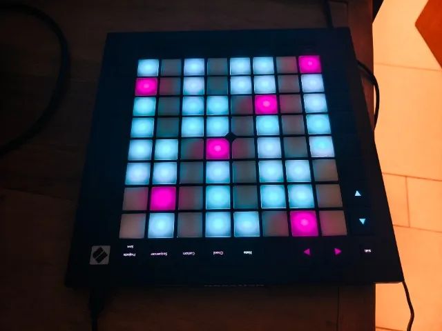 Controlador Novation Launchpad Pro MK3 zerado !! - Foto 2