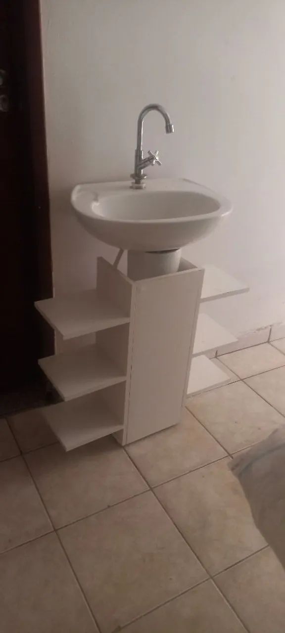 Bathroom sink