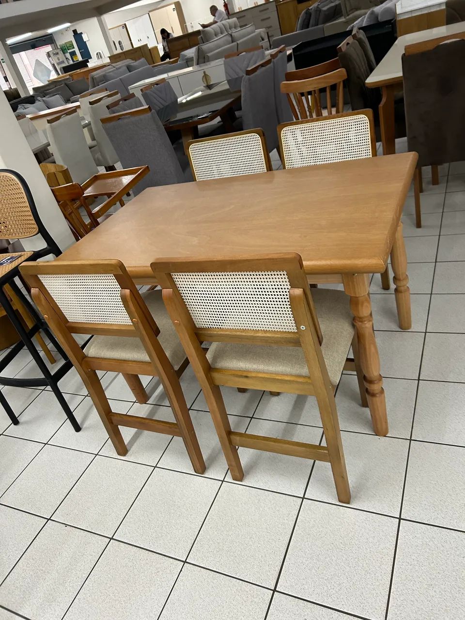 Mesa com 4 cadeiras NOVA  - Foto 3