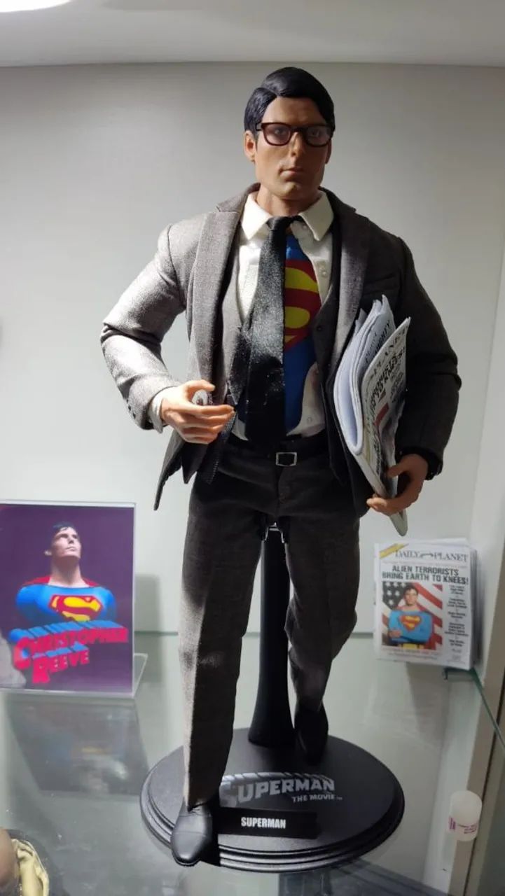 Hot toys superman clark kent cristopher reeve (custom) - Foto 4