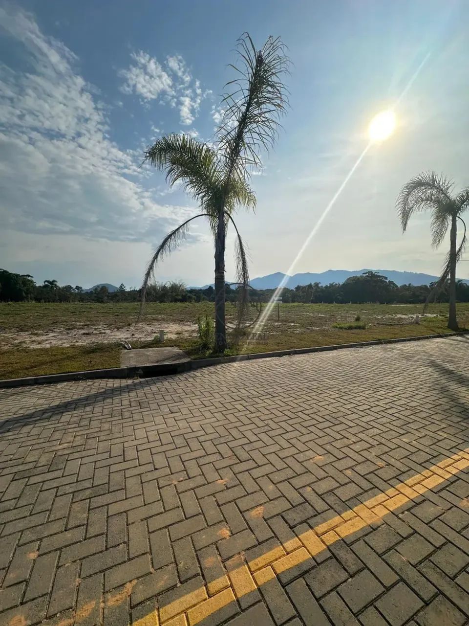 VENDE-SE TERRENO COM MATRÍCULA  CAMPO DUNA | GAROPABA/SC