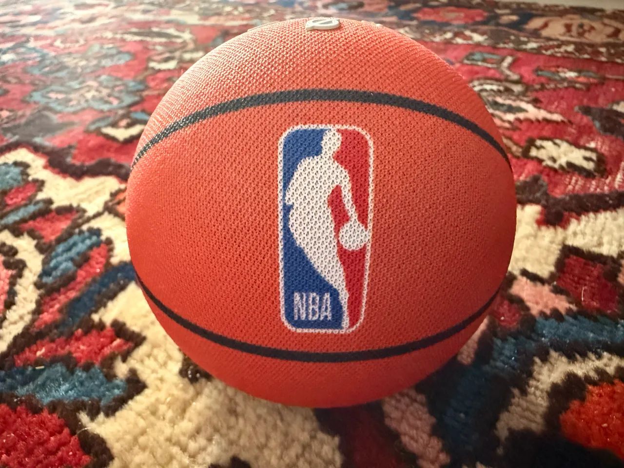Alexa Echo Dot edição limitada NBA 