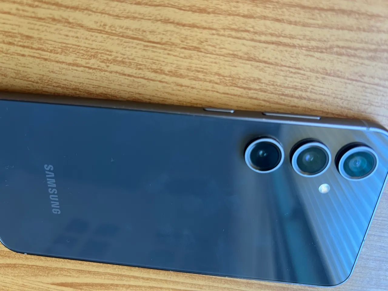 Vendo celular S-23FE Leia a descrição 
