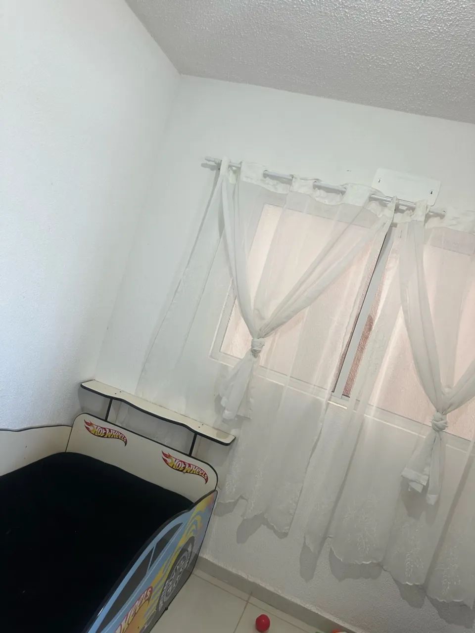 Cama infantil com colchão e cortina  - Foto 3