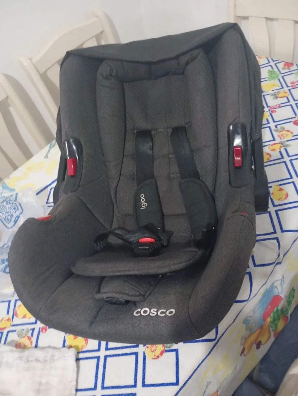 Carrinho de bebê com bebe conforto 