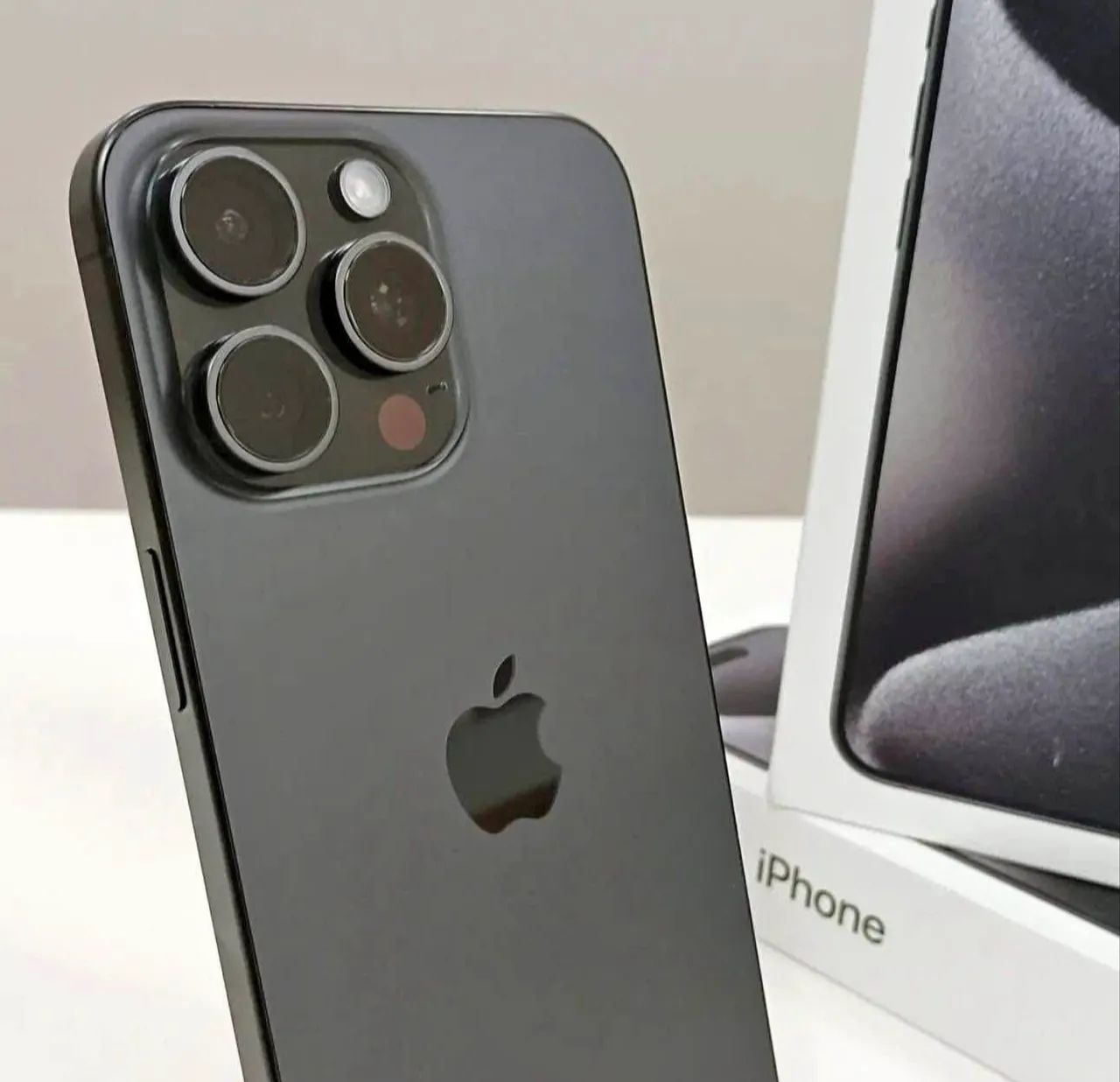 IPhone 15 Pro Max 256 Preto Seminovo  - Foto 2