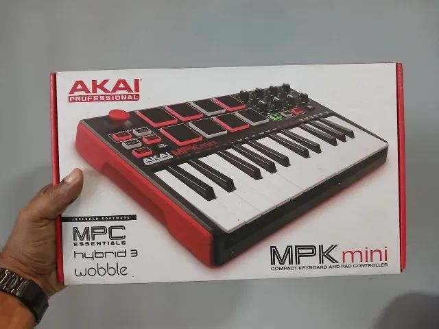 CONTROLADOR MÍDI AKAI MPK 