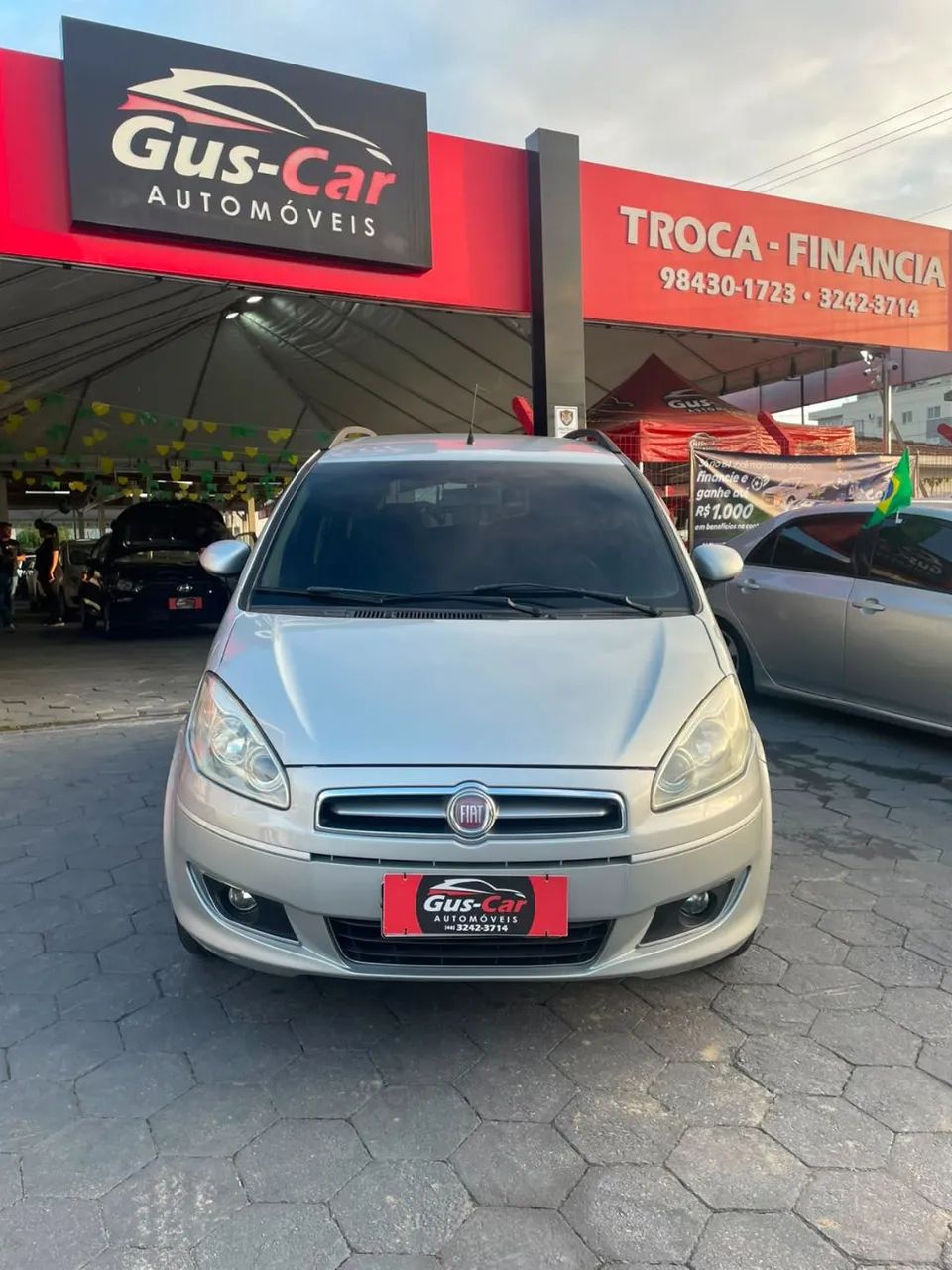 Fiat Idea Attractive 1.4 Fire Flex 8V 5P 2014 - Foto 2