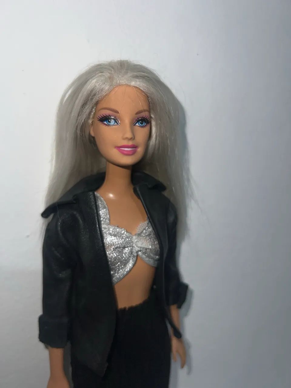 Boneca Barbie com cabelo Platinado 