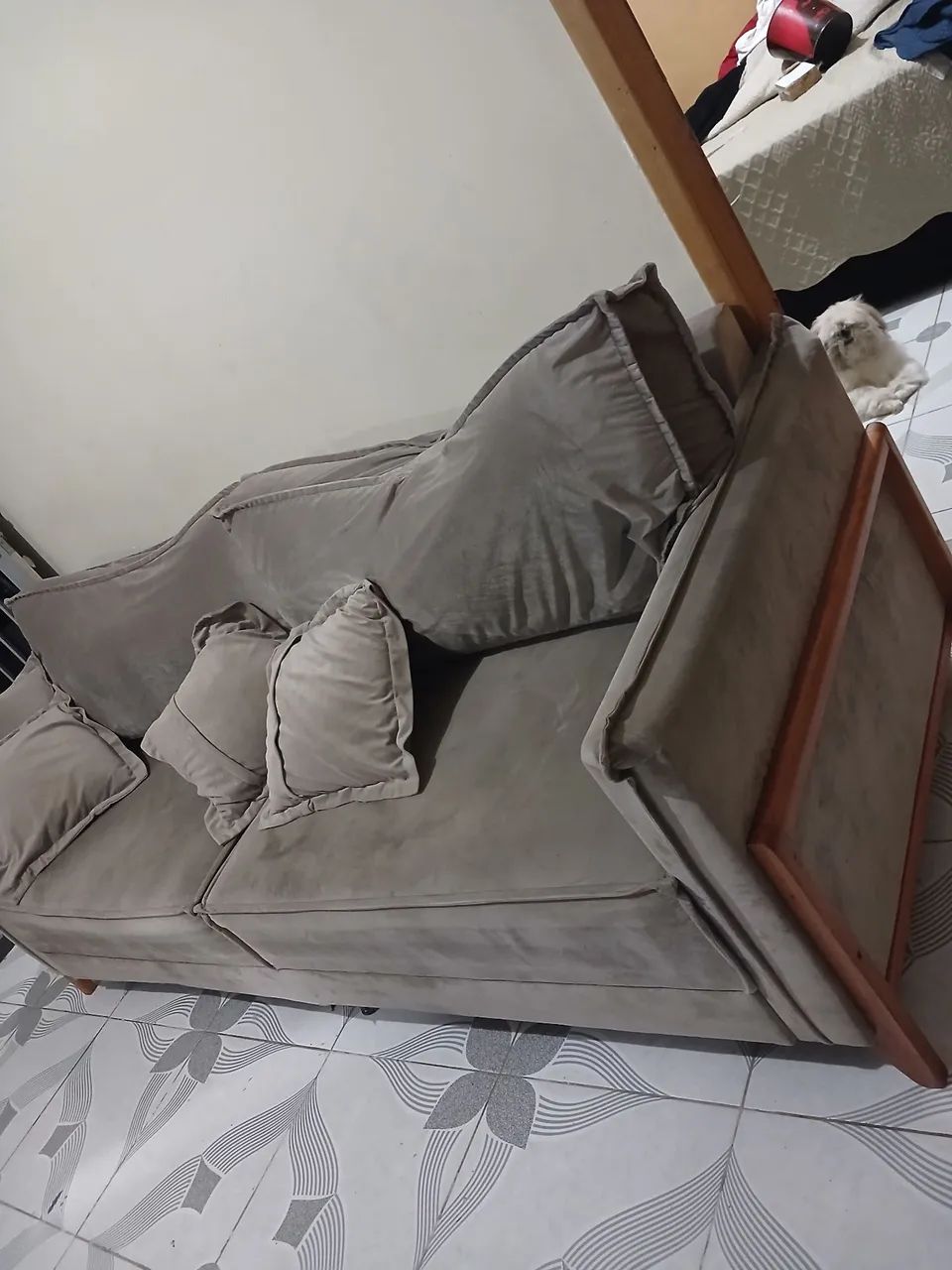 Vendo sofá de veludo cinza