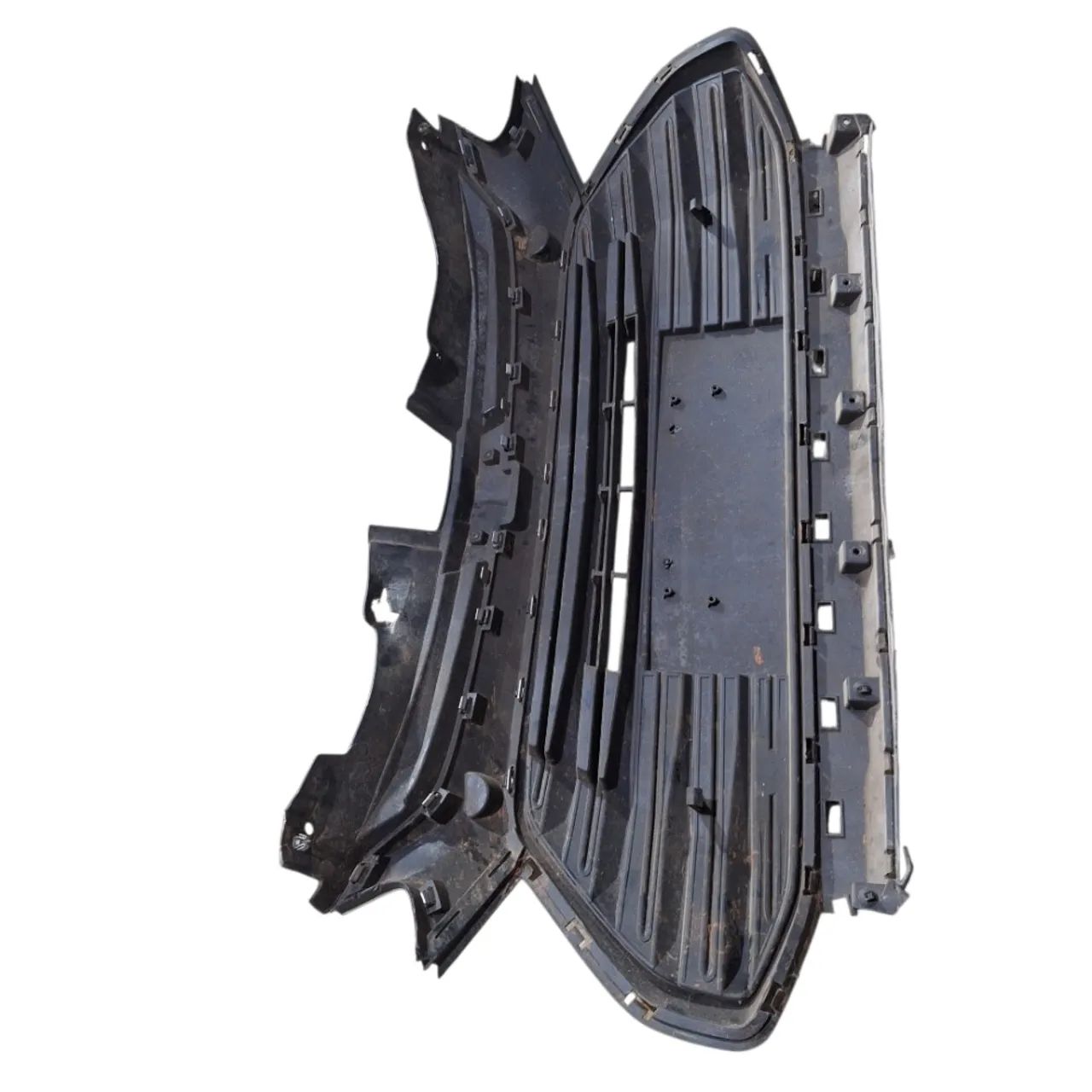 Grade frontal tracker 2020  com detalhe  - Foto 5