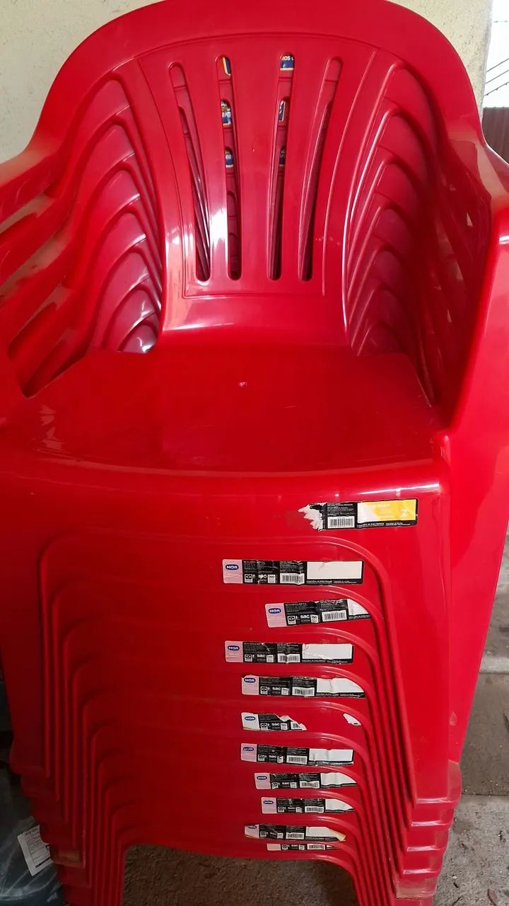 Cadeira de plástico capacidade para 182 quilos  - Foto 5