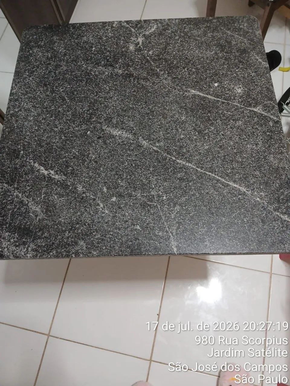Mesa com quatro cadeiras  - Foto 4