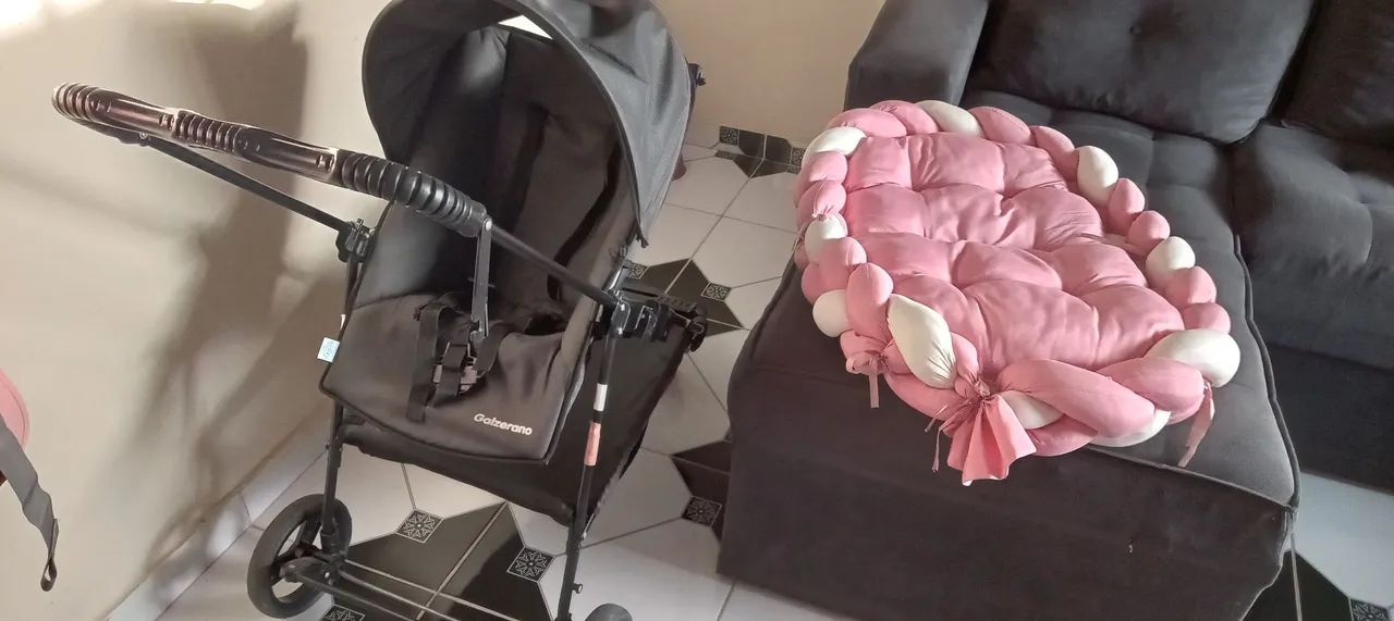 Carrinho de bebê e ninho * 