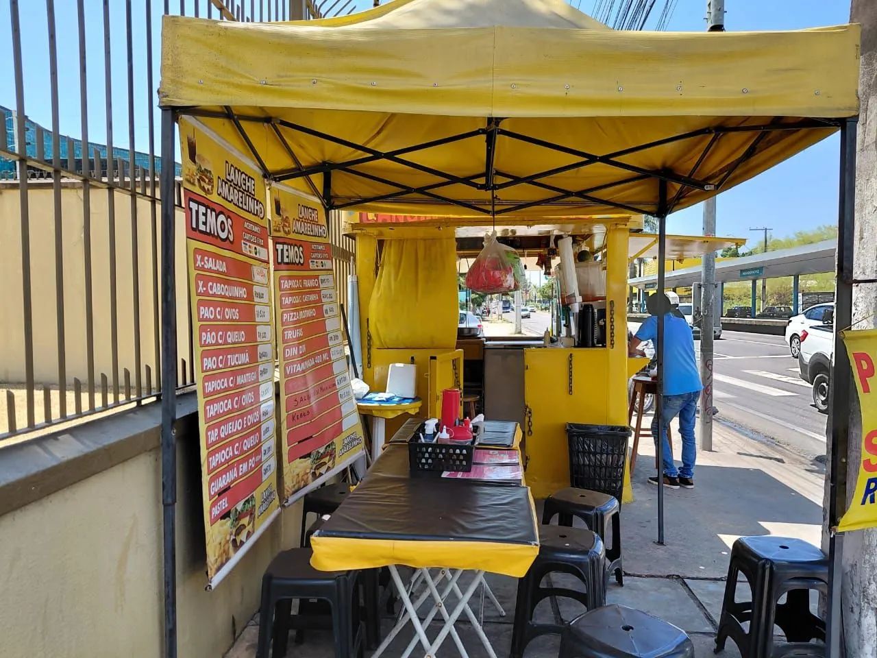 Vende se lanche completo