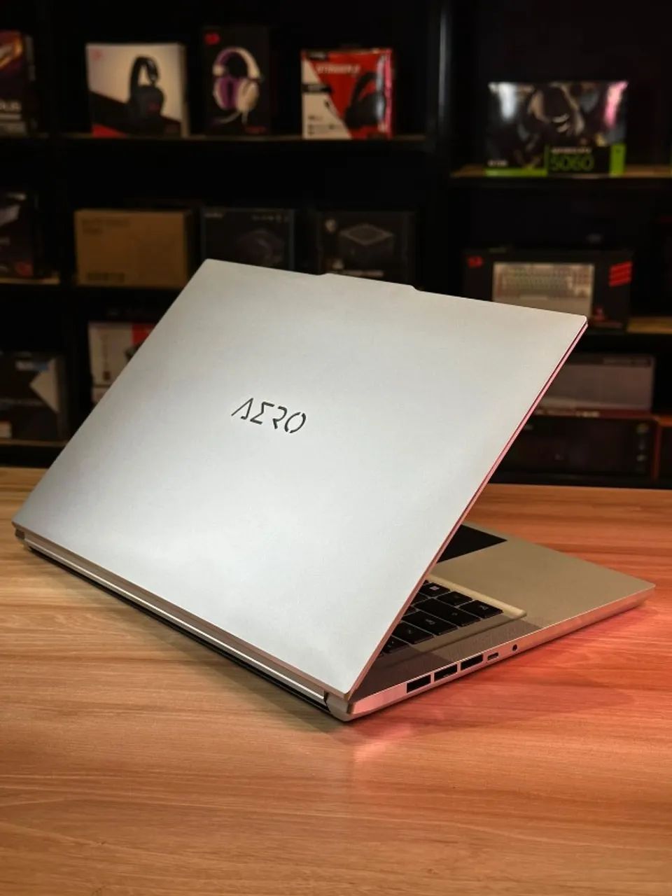 Notebook Gigabyte Aero 16 Xe5, I7-12700h,16gb Ddr5, 1tb