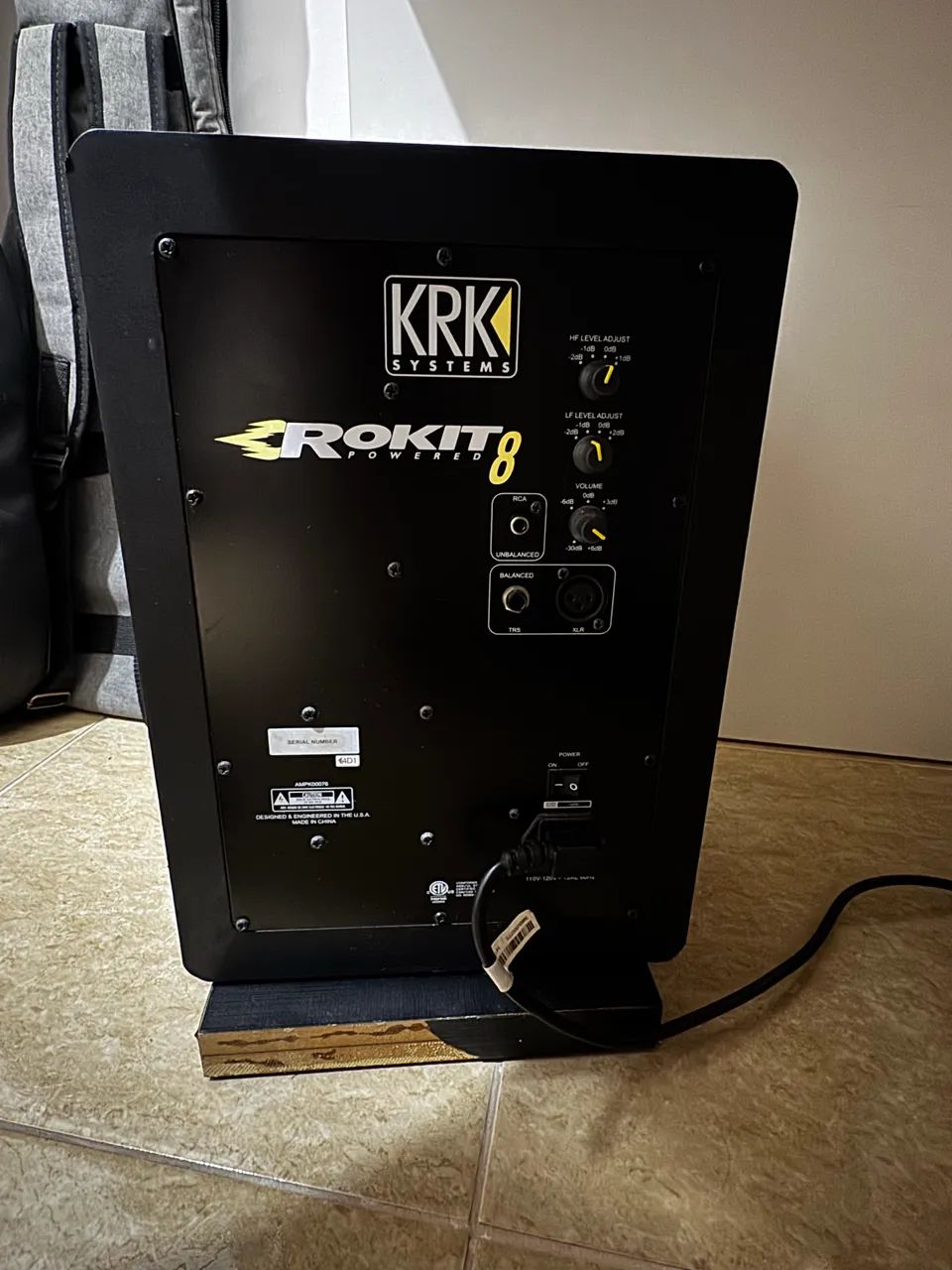 Monitor de referência áudio KRK Rokit 8
