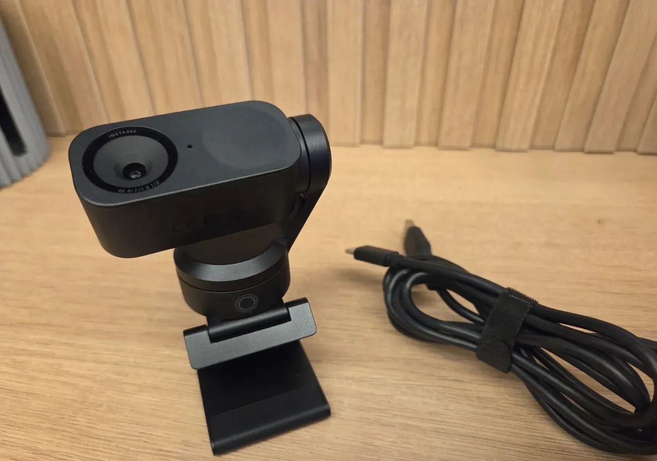 Câmera Insta360 link 2 PTZ + case  - Foto 4