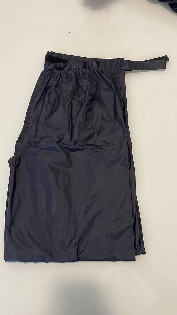 Roupa de chuva e duas luvar  - Foto 4