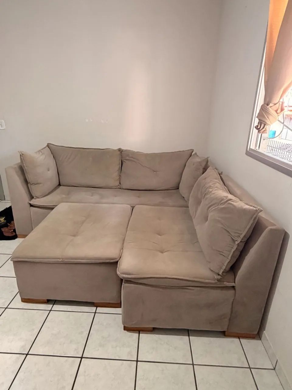 Sofá de canto com puf  - Foto 2