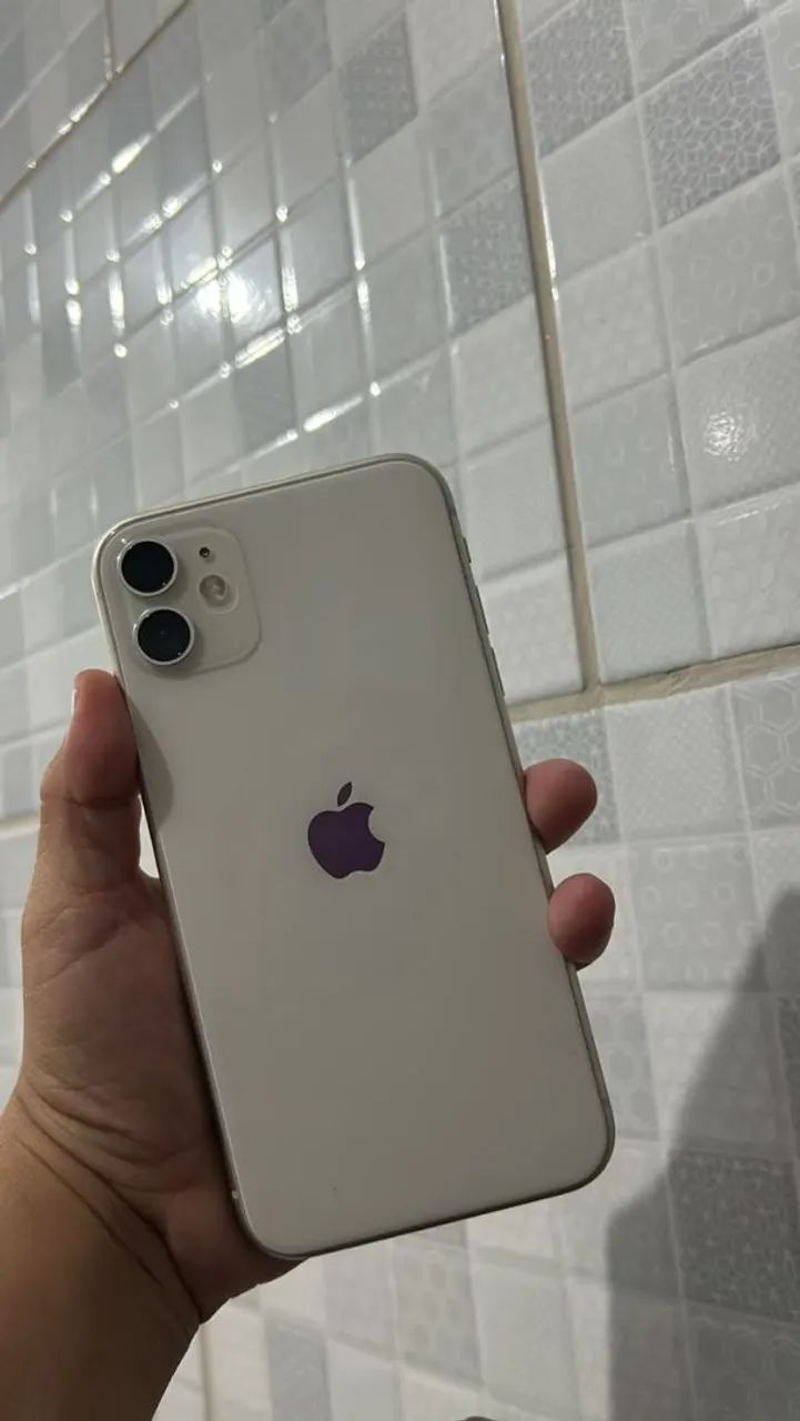 Iphone 11 branco 72% Saúde Bateria