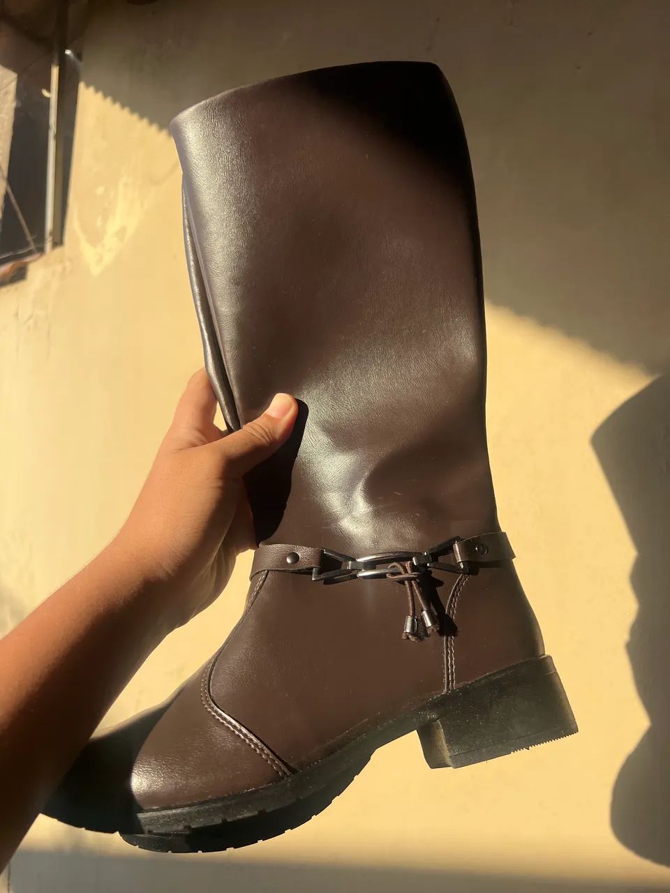 Vendo bota feminina 
