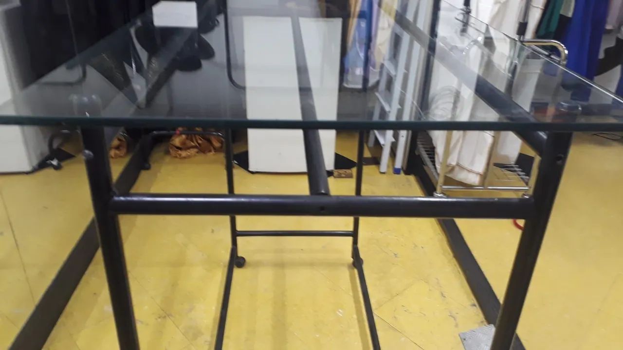 Arara com mesa de centro para loja ( vidro Blindex grosso. - Foto 3