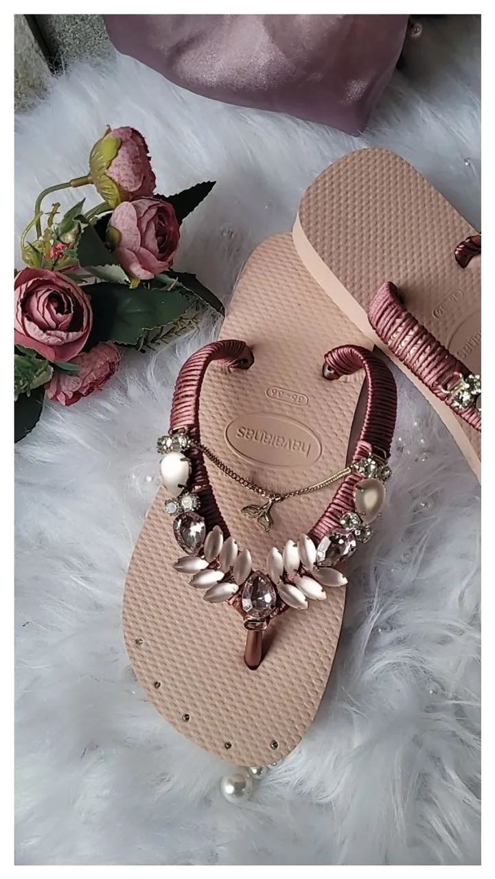 Vendo sandalias havaianas customizada  - Foto 5
