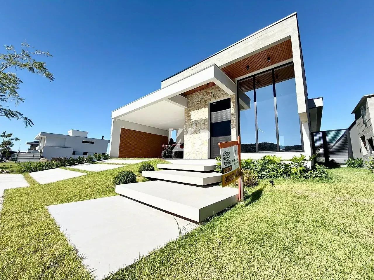 Casa térrea com 3 suítes no Reserva da Pedra