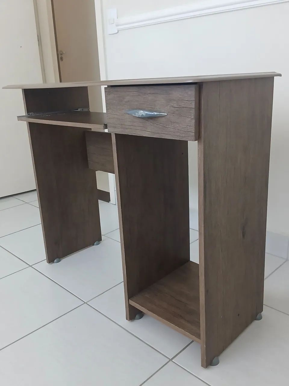 Mesa Simples para Notebook/PC/Estudos - Foto 3