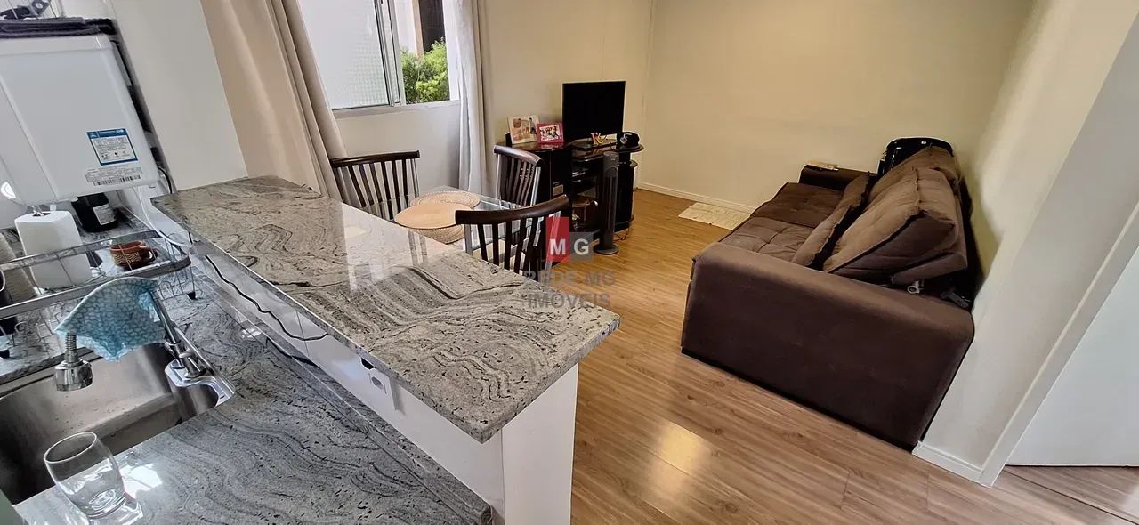Apartamento 2 quartos reformado com vaga livre