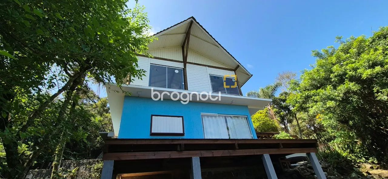 Casa com 2 dormitórios no Ribeirão da Ilha