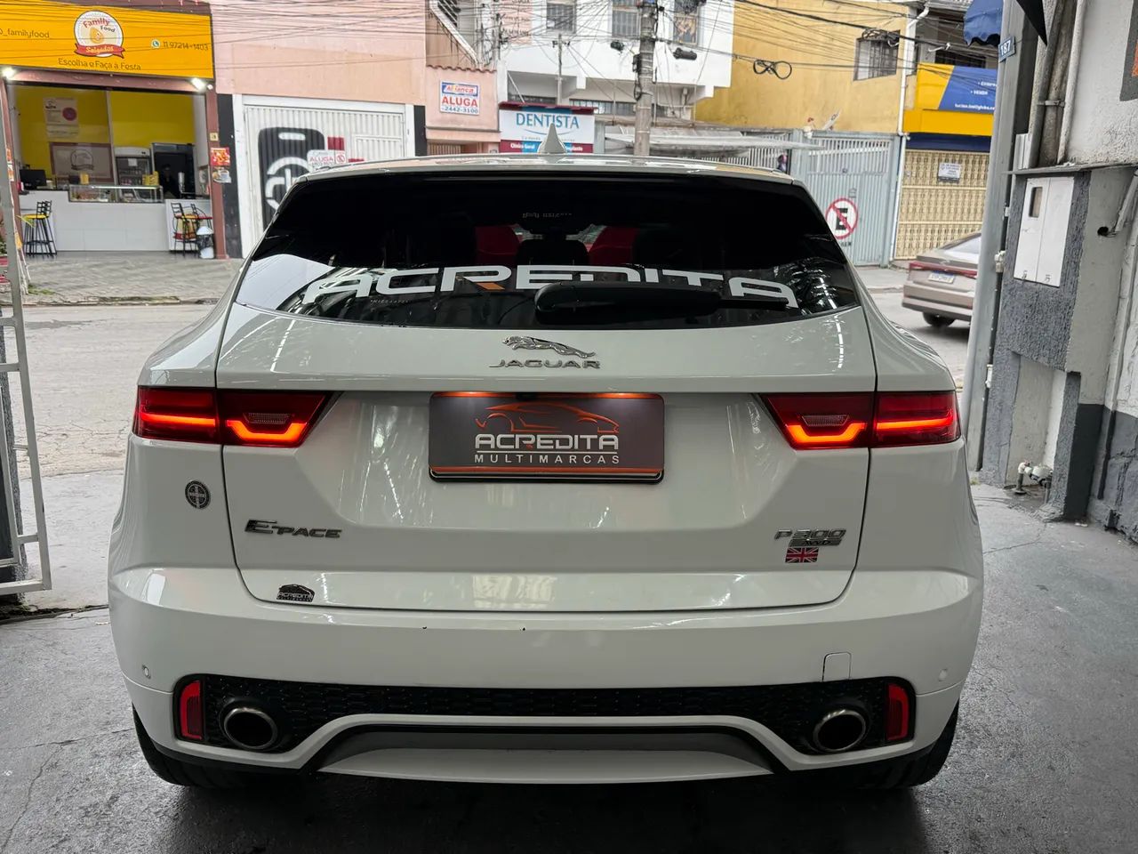 Jaguar E-Pace R-dynamic SE 2.0 AWD 300cv Aut. 2019 - Foto 5