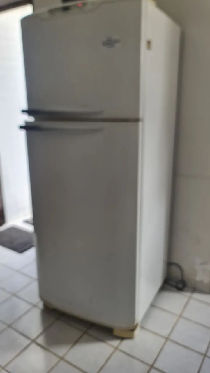 Vende-se geladeira Frost free Eletrolux 382l 