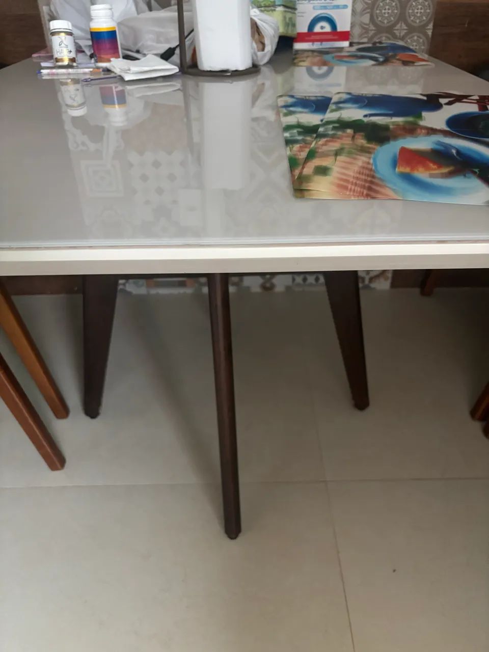 Mesa com 4 cadeiras  - Foto 2