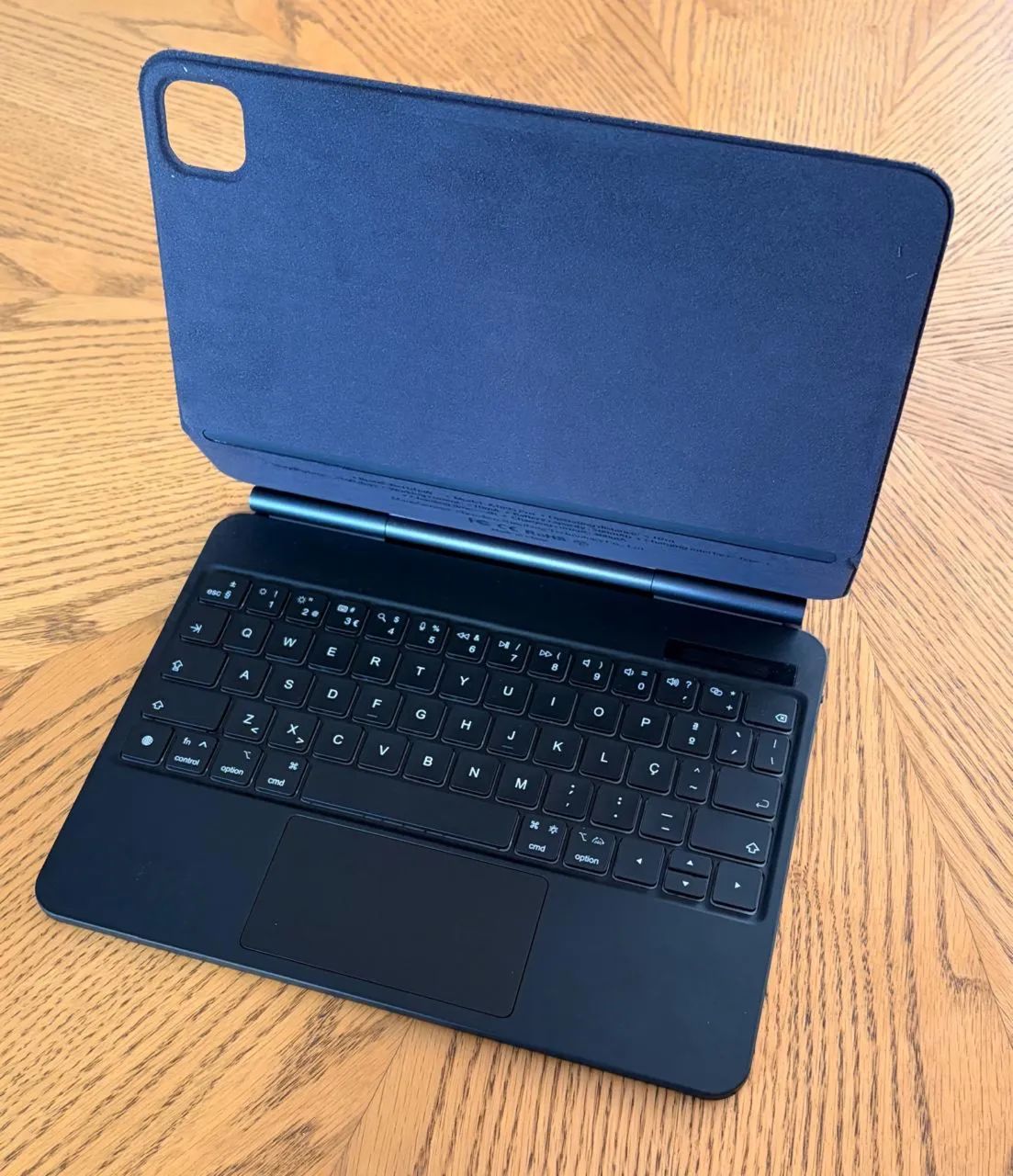 Capa com Teclado Magnético e Touchpad para iPad 10,9/11? - Nova - Foto 4