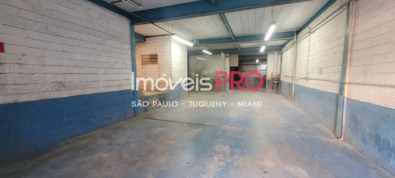 Ponto comercial em Moema com 600m² em rua movimentada