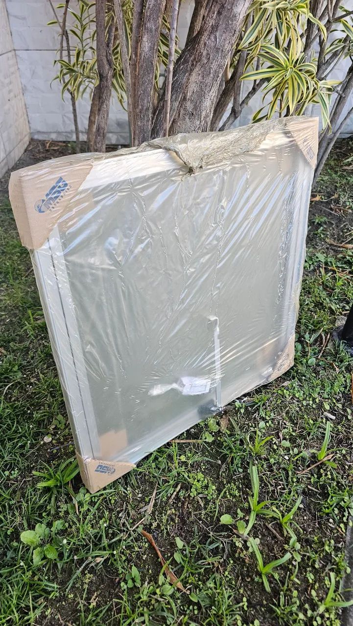 Basculante Max air 60 x 60 cm alumínio brilho com vidros  - Foto 4