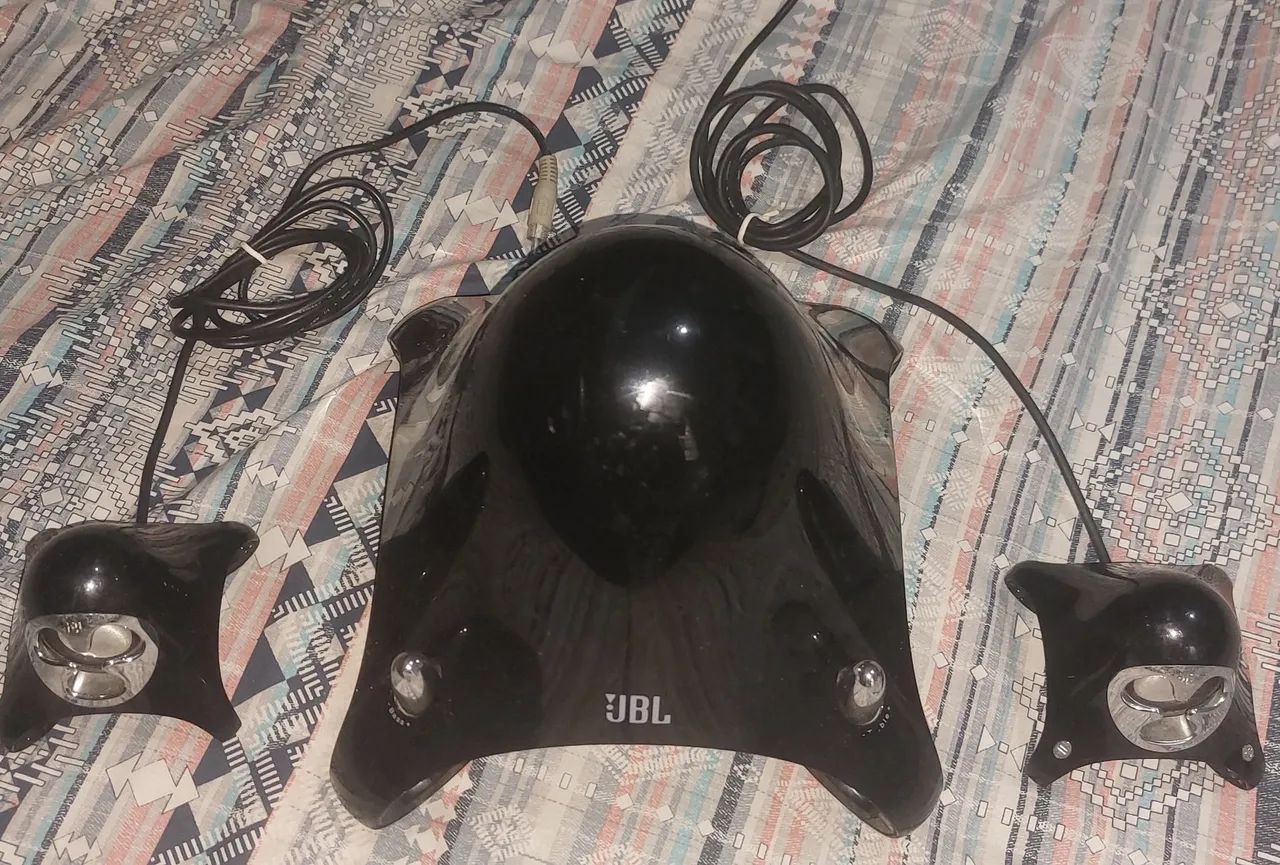 Som JBL creature 2.1