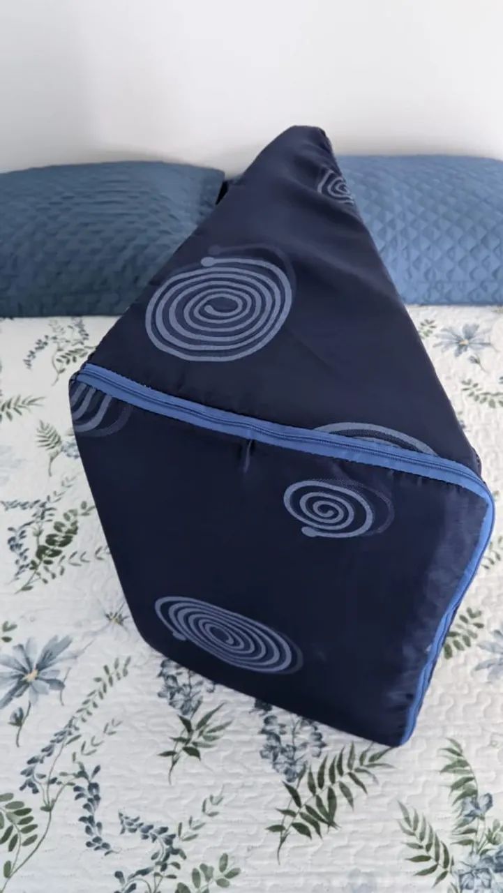 Almofada triangular  - Foto 3