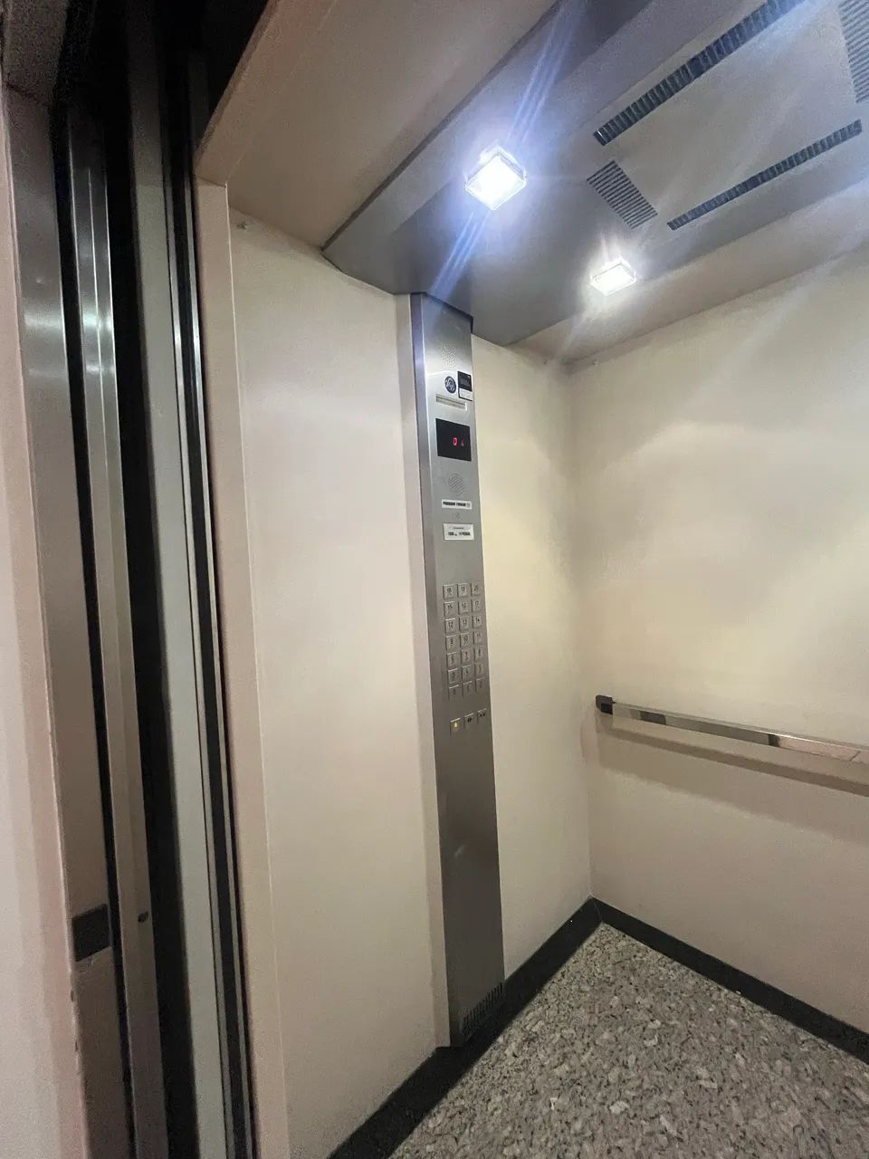 Envelopamentos em elevador  - Foto 2