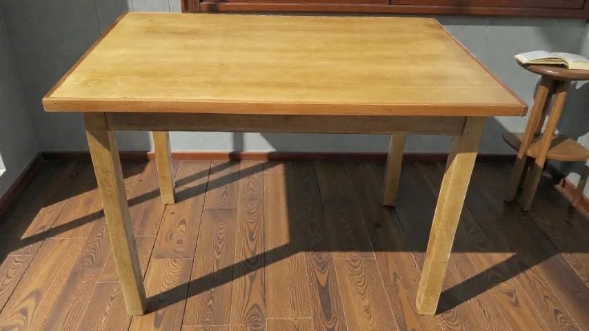 Mesa em eucalipto, nova, madeira eucalipto, com 4 cadeiras  Preços por unidade. - Foto 4
