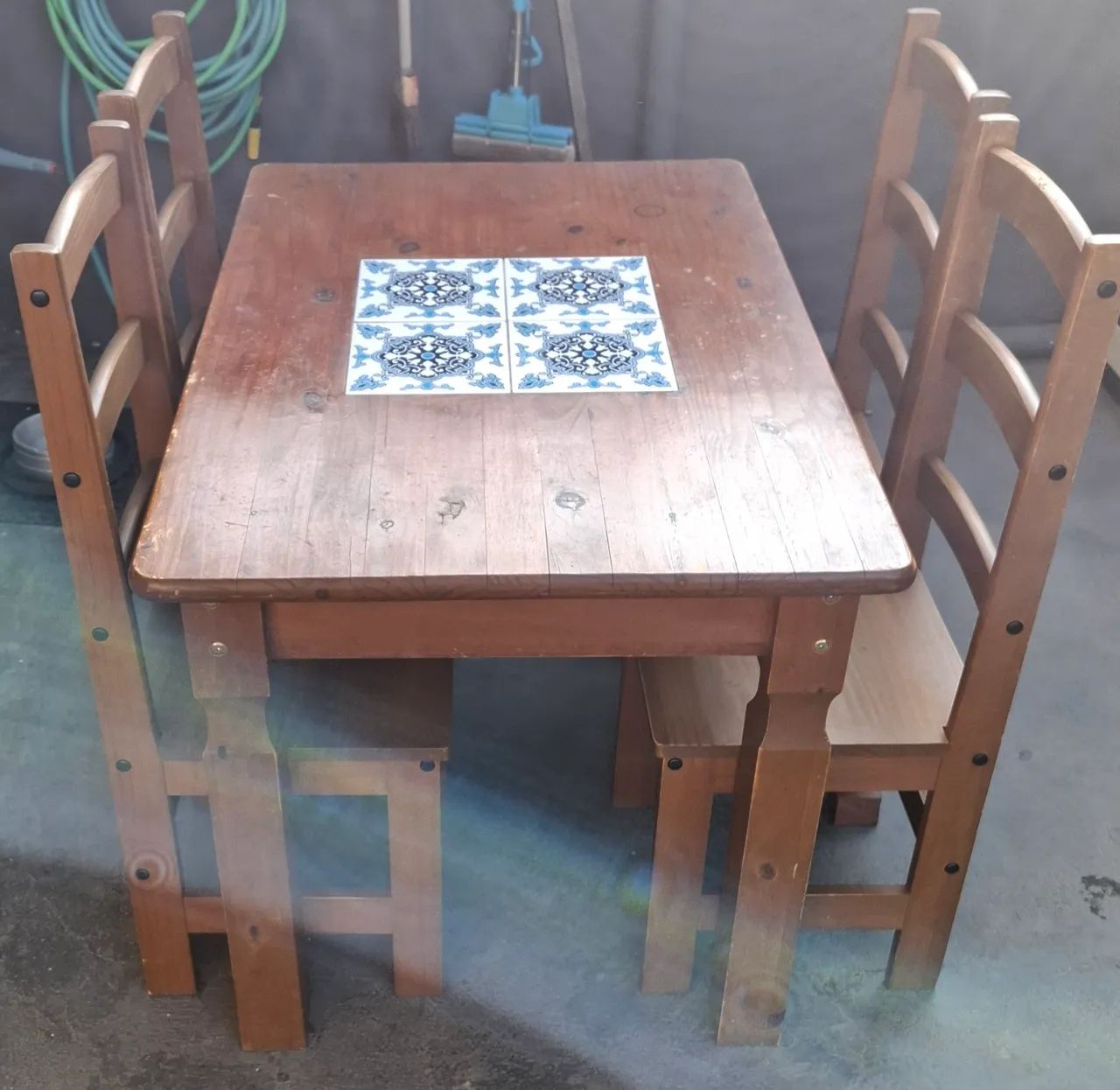 Mesa madeira com 4 cadeiras - Foto 3