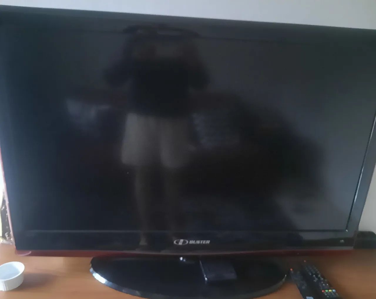 Vendo TV buster 42 polegadas não é smart - Foto 4