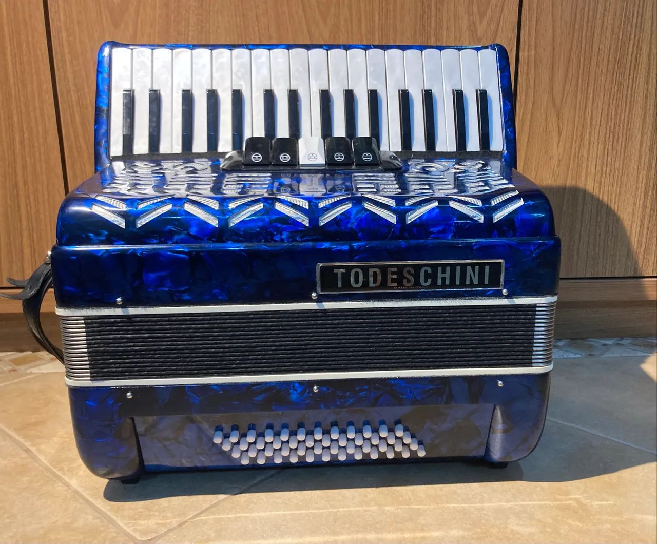 Acordeon Todeschini 48 baixos - Foto 2
