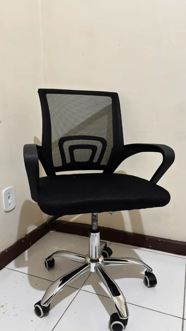 Cadeira giratória de escritório - Ergonômica 